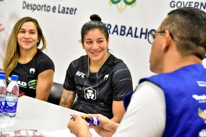 Atletas de MMA participam de reunião de planejamento para ações junto ao Projeto Formando Campeões