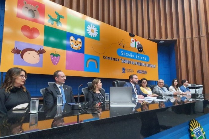 ALEMS entrega comenda a 20 homenageados comprometidos com a Primeira Infância