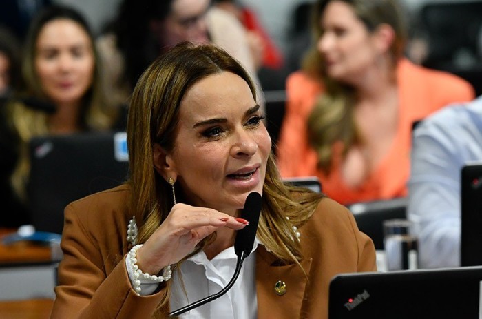 A relatora, Daniella Ribeiro, apresentou substitutivo prevendo coleta remunerada e comercialização do plasma - Foto: Geraldo Magela/Agência Senado