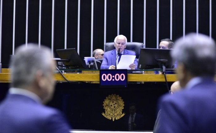 Gilberto Nascimento leu pronunciamento em nome da Mesa Diretora - (Foto: Zeca Ribeiro/Câmara dos Deputados)