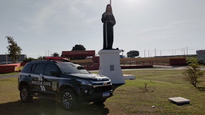 Mulher é presa por furto em comércio onde trabalhava em Santa Rita do Pardo