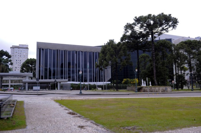 Dois eventos exaltam a criação do estado do Paraná, em 29 de agosto de 1853. Foi quando o Imperador Dom Pedro II assinou a Lei Imperial n° 704, elevando a Comarca de Curitiba à categoria de Província do Paraná - a instalação da nova unidade territorial oc