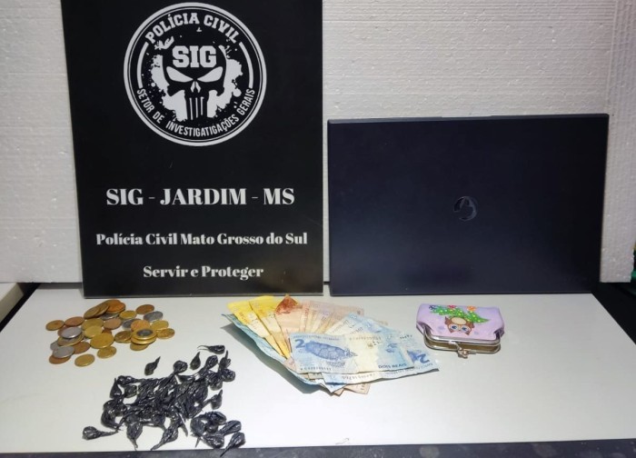 Polícia Civil prende mulher por tráfico de drogas em Jardim e recupera notebook furtado