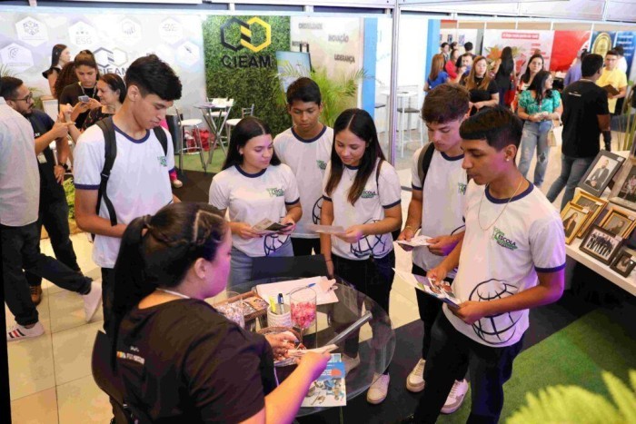 Da Escola para o Trabalho: Estudantes da rede estadual participam do 20º Congresso Amazônico de Recursos Humanos
