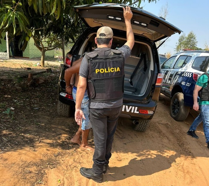 Polícias Civil e Militar fecham boca de fumo e prendem traficante em Juti