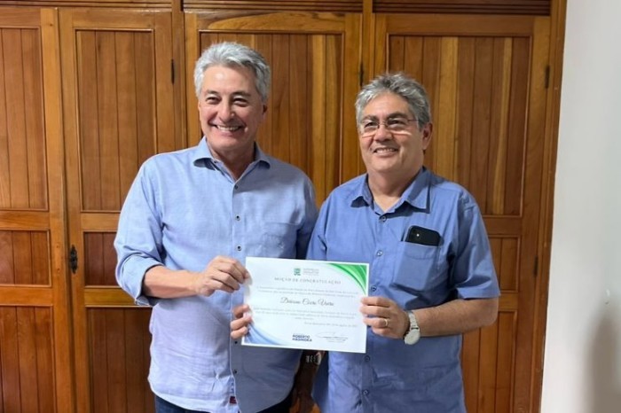 Diácono de Nova Andradina recebe moção de congratulação de Hashioka