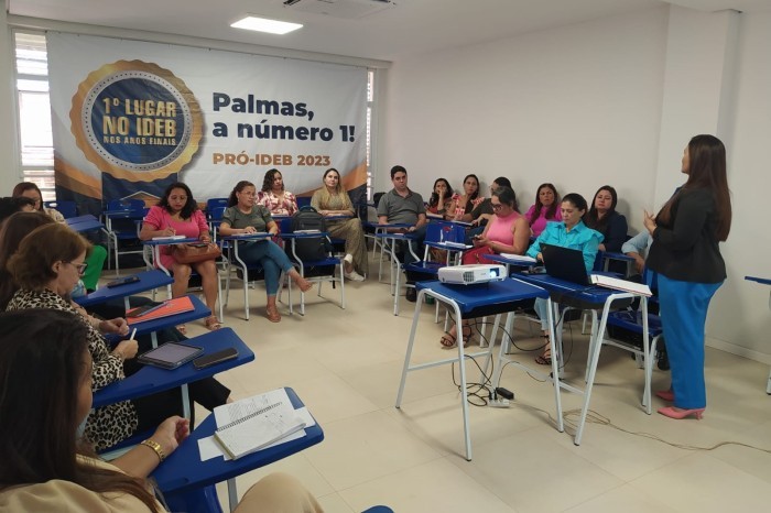 Semed promove reuniões com gestores escolares e supervisores pedagógicos da rede municipal
