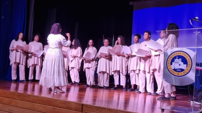 Coral de internas Maria Marias se apresenta em universidade de Vila Velha