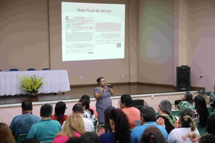 Secretaria de Educação promove reunião orientativa sobre as prestações de contas nas escolas da rede