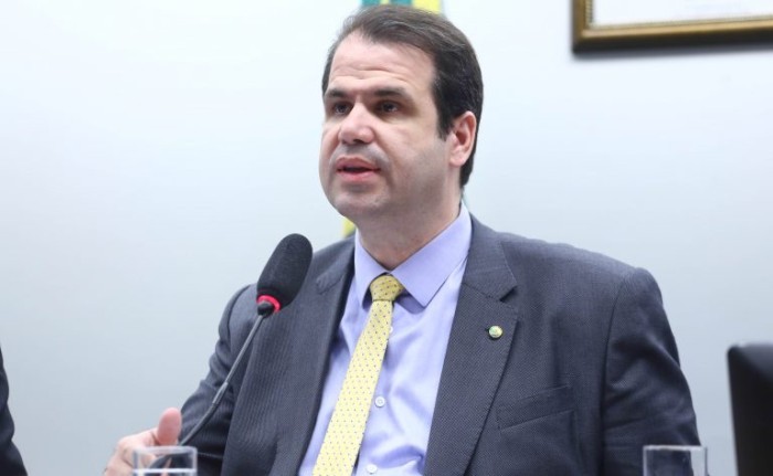 Aureo Ribeiro recomendou a aprovação de substitutivo - (Foto: Vinicius Loures/Câmara dos Deputados)