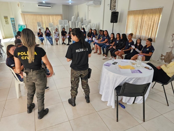 Agosto Lilás: Polícia Civil ministra palestras sobre os direitos das mulheres em Escola Municipal de Costa Rica