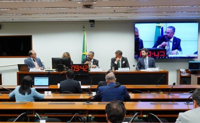 Comissão de Defesa do Consumidor recebeu denúncias questionando reajuste de 9,63% autorizado em maio - (Foto: Will Shutter / Câmara dos Deputados)