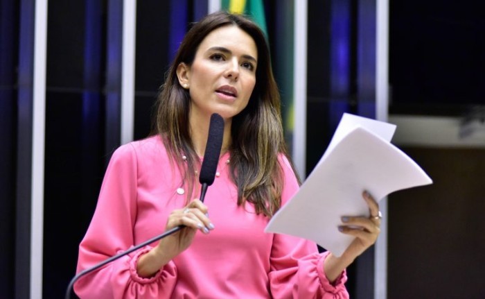 Any Ortiz, relatora da proposta - (Foto: Zeca Ribeiro/Câmara dos Deputados)