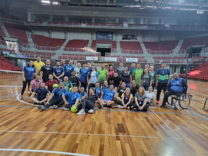 28 professores são capacitados no curso de iniciação ao vôlei sentado