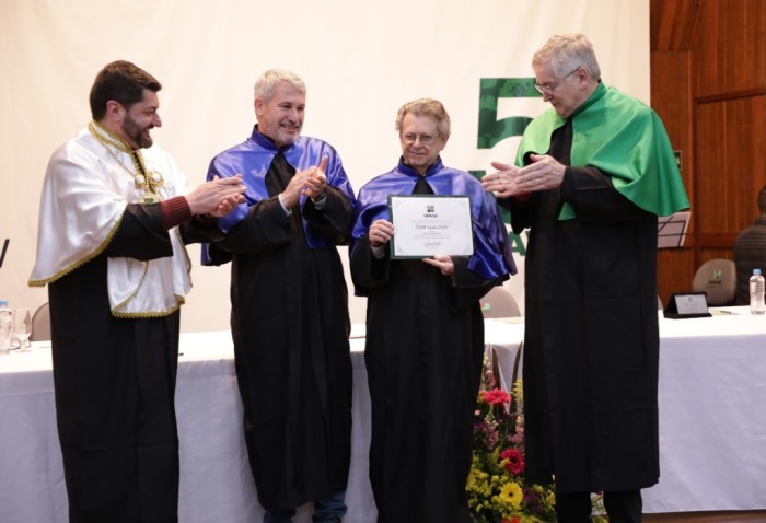 Udesc entrega título de doutor honoris causa ao engenheiro agrônomo José Luiz Petri