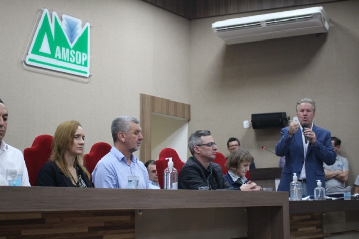 Deputado Luis Corti vai (PSB) a Brasília apresentar demandas dos produtores de leite