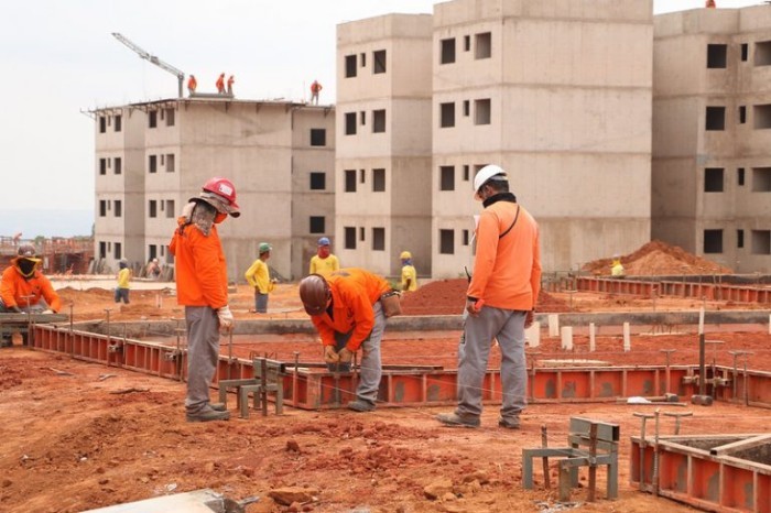 Objetivo é garantir recursos para conclusão das obras cuja execução seja superior a um exercício financeiro - (Foto: Renato Alves/Agência Brasília)