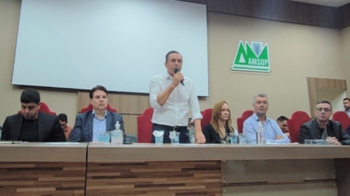 Audiência sobre a Crise do Leite lota a Associação dos Municípios do Sudoeste do Paraná (Amsop)