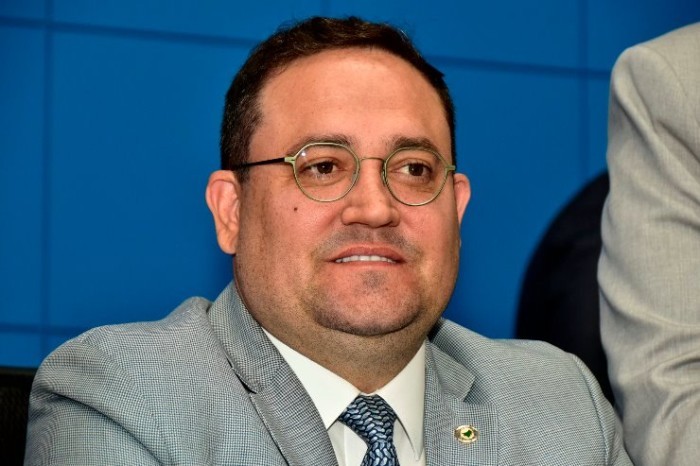 Marcio Fernandes realiza homenagem a repórteres fotográficos de MS