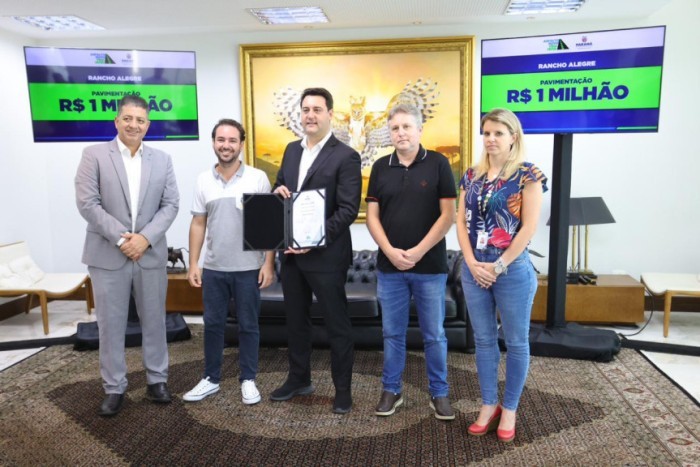 Deputado Cobra Repórter (PSD) e Governador Ratinho Junior liberam recursos do Asfalto Novo, Vida Nova para Rancho Alegre
