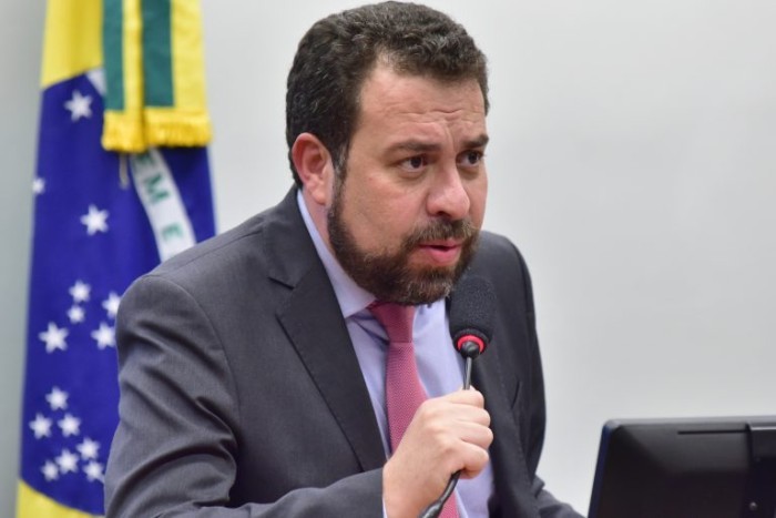 Guilherme Boulos recomendou a aprovação da proposta - (Foto: Zeca Ribeiro / Câmara dos Deputados.)