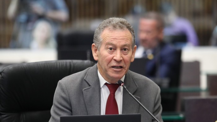Oposição vota contra projeto que modifica a forma de escolha dos diretores de escolas do Paraná