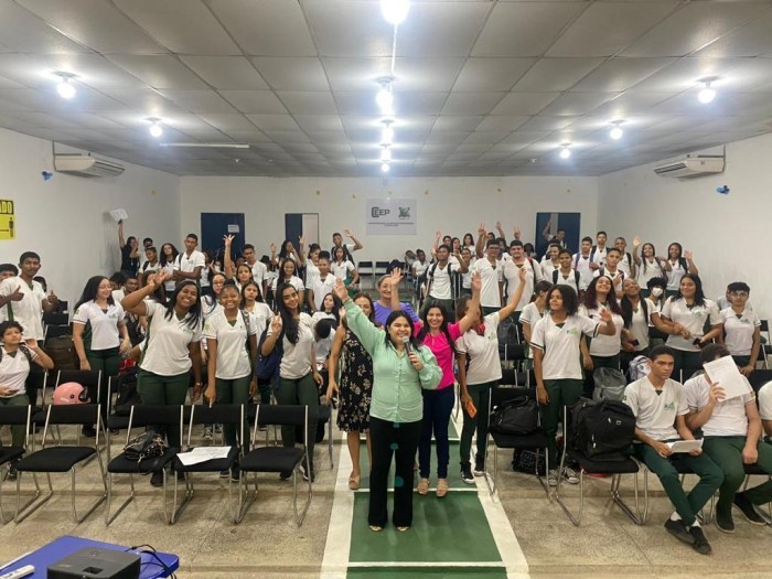 Escolas da 10ª GRE intensificam revisões para o Enem e Saeb