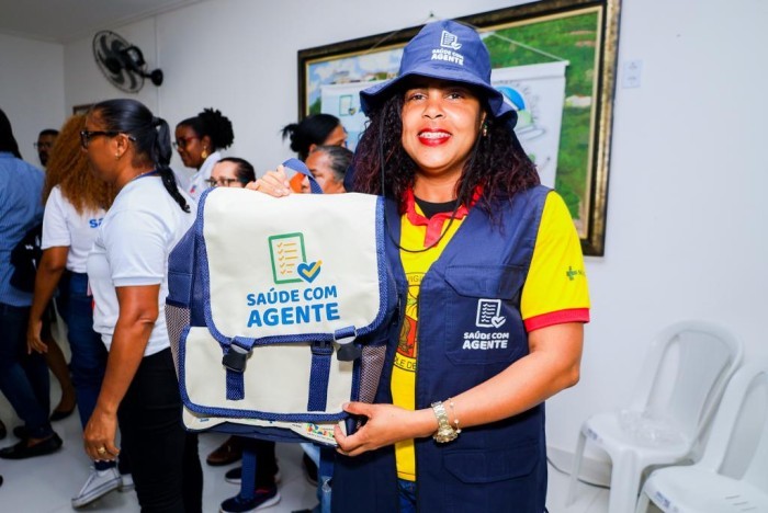Candeias: Prefeitura entrega kits para agentes de saúde do Município