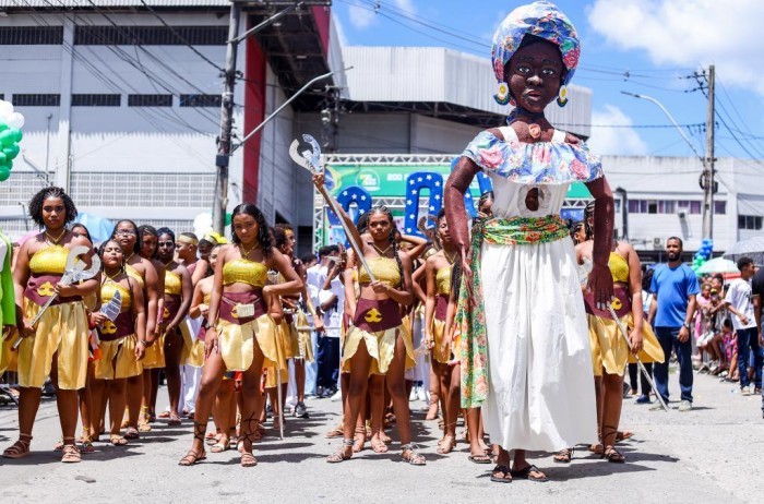 Candeias: Grande público prestigia desfile pelos 200 anos da Independência do Brasil, na Bahia