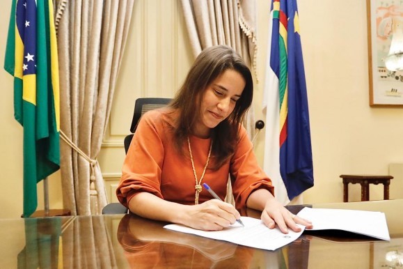 Raquel Lyra sanciona Lei da Reforma Administrativa do novo Governo do Estado