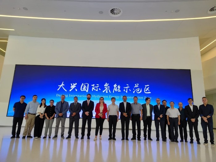 Governador inicia agenda na China com visita a parque de geração de energia renovável e a potencial indústria para o CIPP