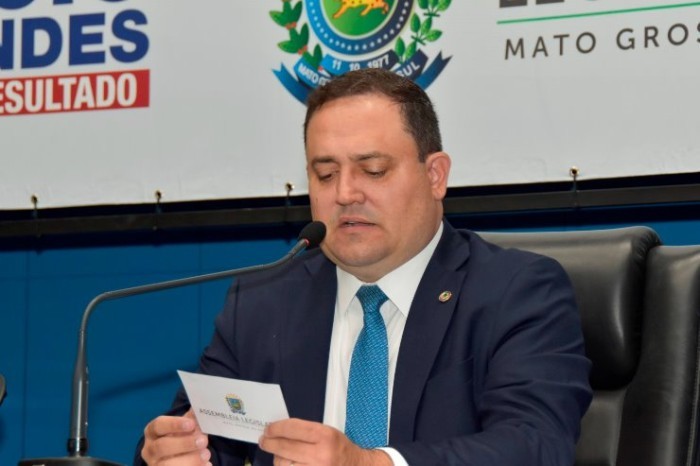 Marcio Fernandes solicita asfalto para bairros de Campo Grande