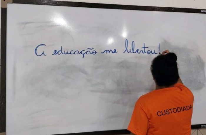 Na prisão, Luiza encontrou oportunidade de recomeço e se tornou a primeira entre os irmãos a concluir Ensino Médio