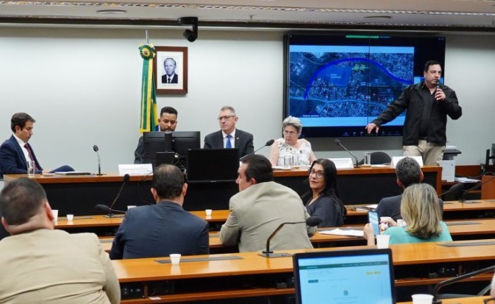 Audiência pública da Comissão de Indústria, Comércio e Serviços para debater o assunto - (Foto: Will Shutter / Câmara dos Deputados)