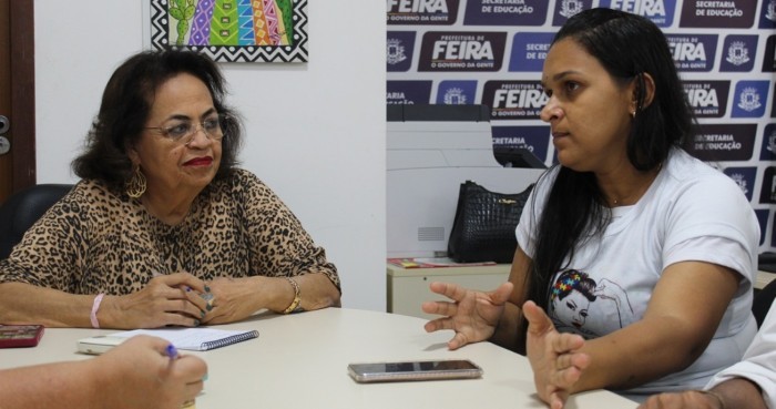 Secretária de Educação recebe representantes da Associação de Mães e Pais de Autistas