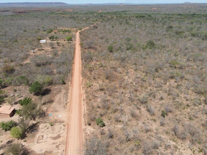 DER realiza melhorias em estradas vicinais de Monte Alegre do Piauí, Riacho Frio e Parnaguá