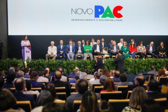 Governadora Raquel Lyra participa do lançamento regional do PAC com o ministro da Casa Civil, Rui Costa
