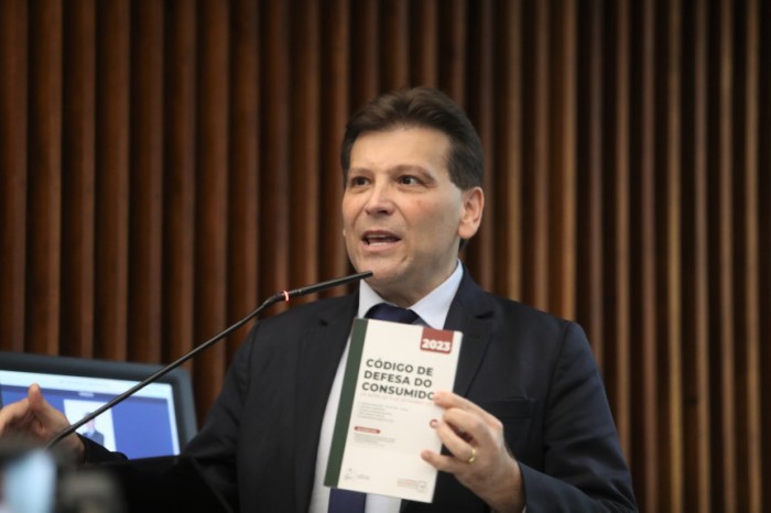 Deputado Paulo Gomes (PP) reforça combate às fraudes bancárias e anuncia audiência pública