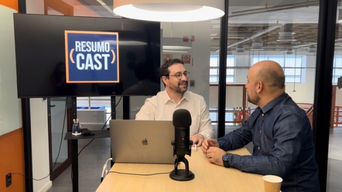 Gravação de um episódio do ResumoCast