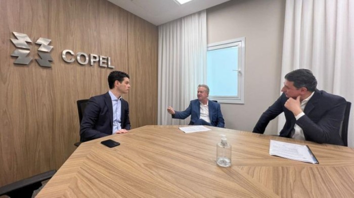 Deputado Luis Corti (PSB) entrega à Copel relatório com reivindicações sobre o setor energético