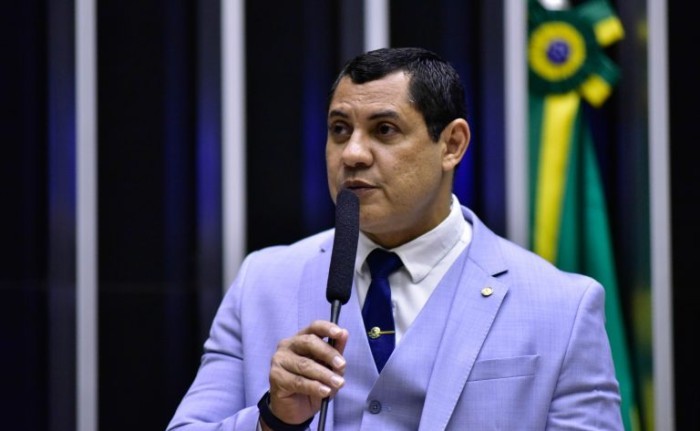 Coronel Ulysses recomendou a aprovação de substitutivo - (Foto: Zeca Ribeiro / Câmara dos Deputados)