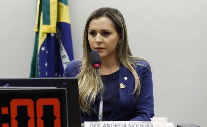 Andreia Siqueira: óculos falantes são 