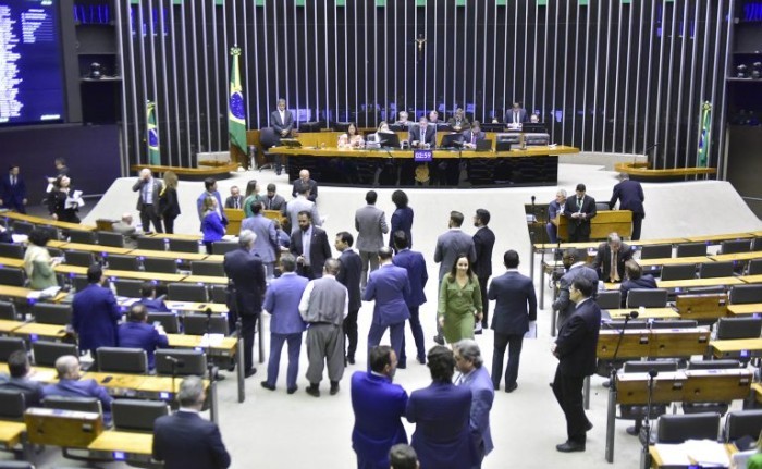 Deputados em sessão do Plenário - (Foto: Zeca Ribeiro/Câmara dos Deputados)