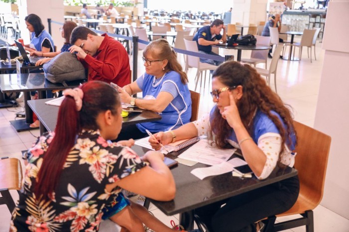 - Atendimento está sendo realizado no Golden Shopping Calhau (Foto: Júnior Foicinha)