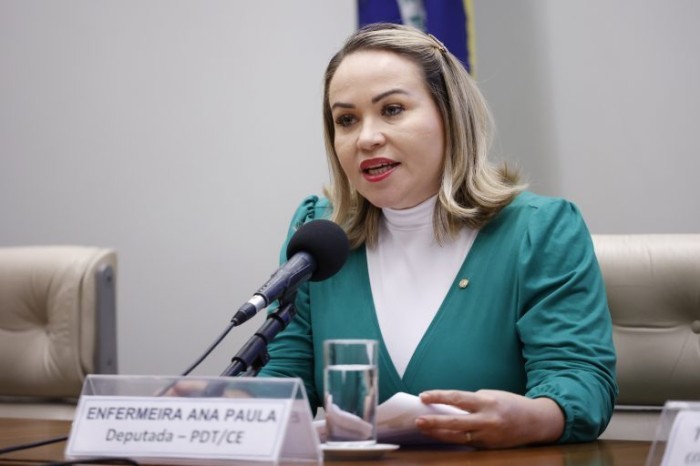 Enfermeira Ana Paula: medida fortalece proteção à mulher - (Foto: Alan Santos/Câmara dos Deputados)