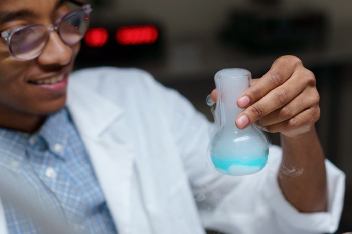 Fapes divulga resultado final de três editais de fomento à difusão científica produzida no Estado