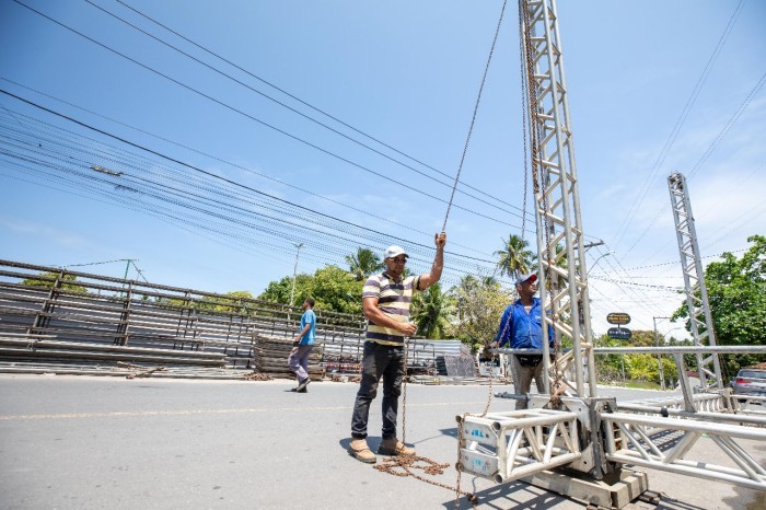 Desfile de Monte Gordo está com 80% da estrutura concluída
