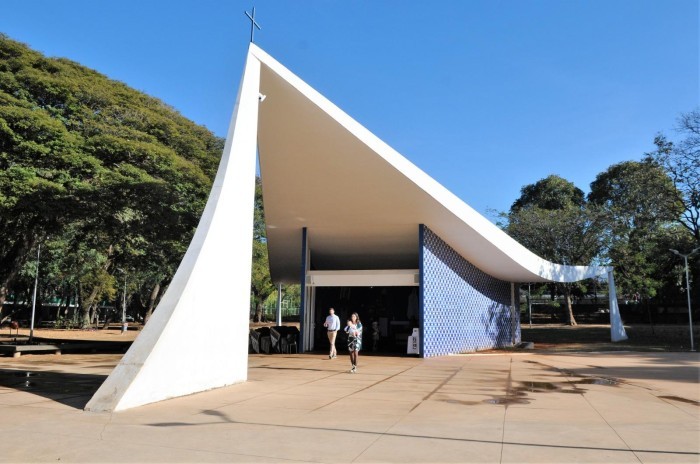 Ação do GDF leva idosos para conhecer pontos turísticos da capital
