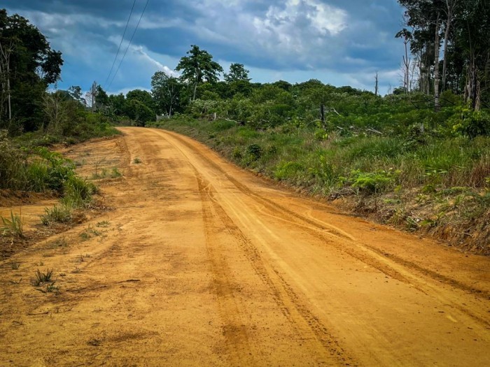 Em Cruzeiro do Sul, Deracre executa melhorias para 20 famílias do Ramal das Pimentas