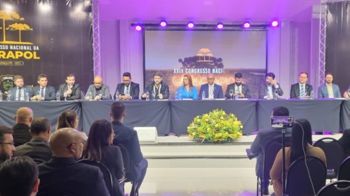 Deputado Requião Filho (PT) participa da abertura de Congresso da Cobrapol em Foz do Iguaçu
